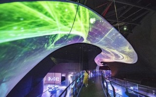 上海科技馆天文馆 酷炫内景曝光：全球最大天文馆在上海揭幕，直径30米球幕影院悬浮其中……
